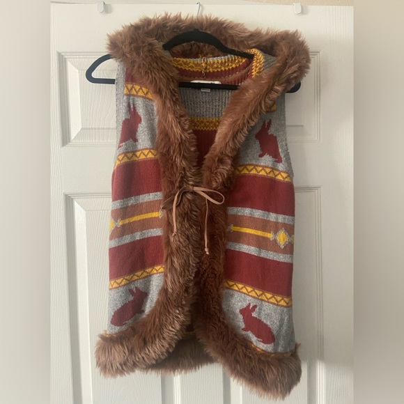 Forever 21 Jackets & Blazers - Forever 21 Multicolor Knit hooded Sweater vest with faux fur